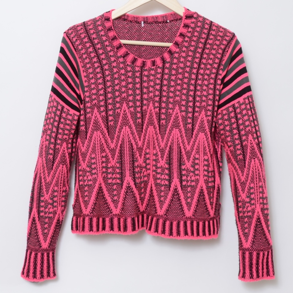 **WESTERN SWEATER**HOT PINK/BLACK**MEDIUM